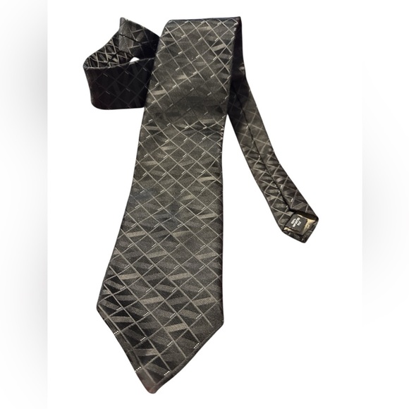 Calvin Klein Black Diamond Pattern Silk Tie - Picture 8 of 8